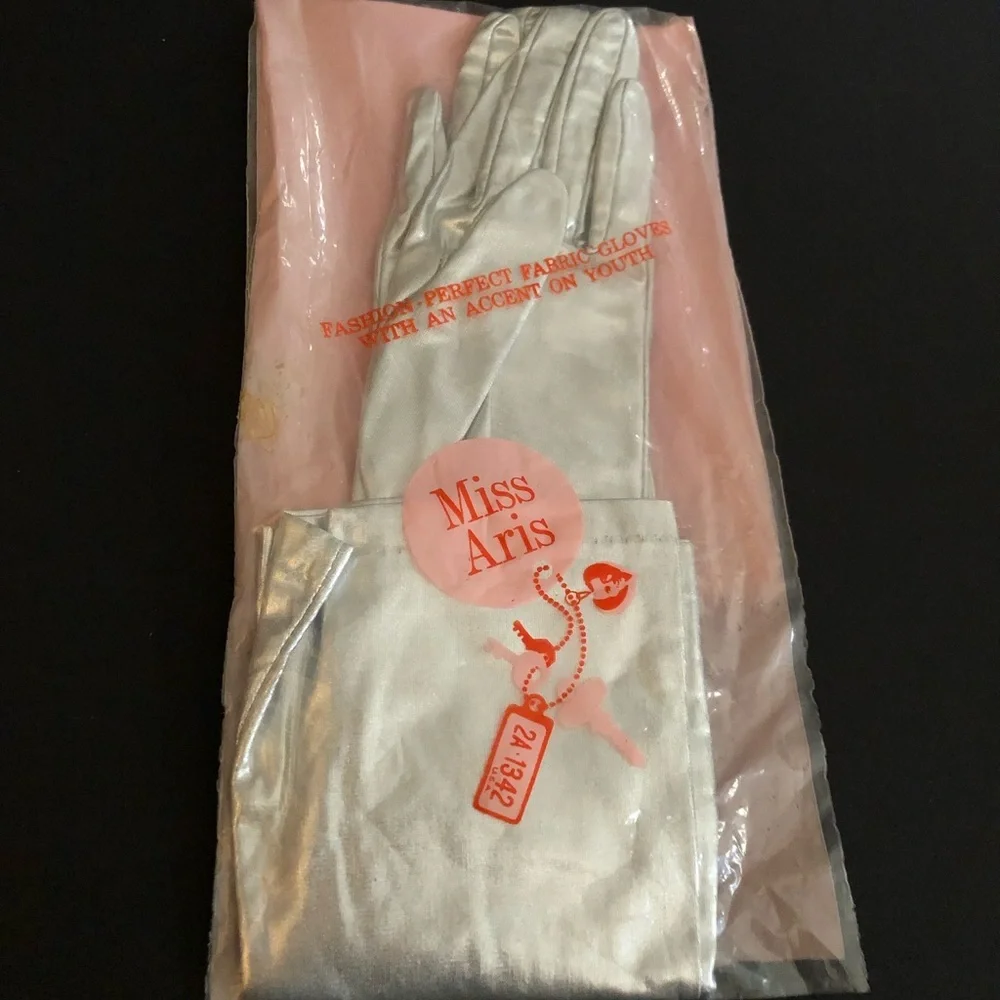 Vintage Silver Lame Three-Quarter Length Gloves